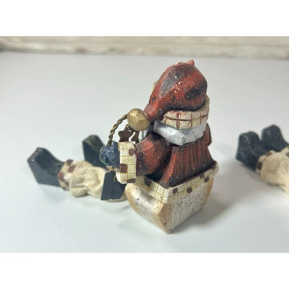 Set Rustic Sitting Wood Santa Figurines Plaid Metal Wire Folk Art Ornament Decor